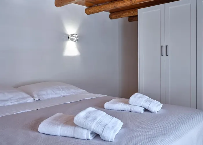 Apartment Retreat - The Happy Parikia (Paros)