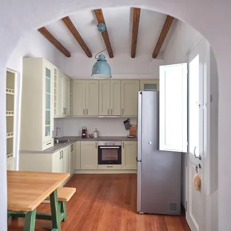 Retreat - The Happy Apartment