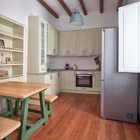 Retreat - The Happy Apartment *