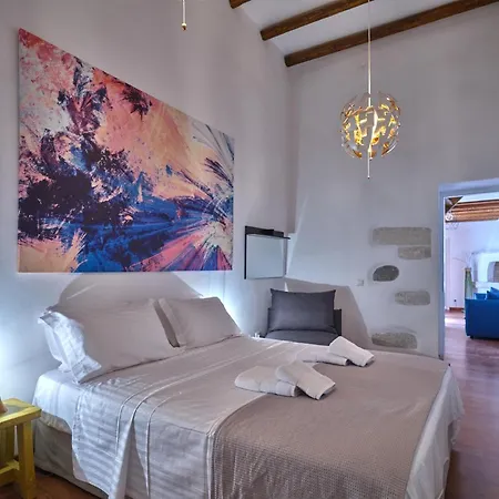 Retreat - The Happy * Parikia (Paros)