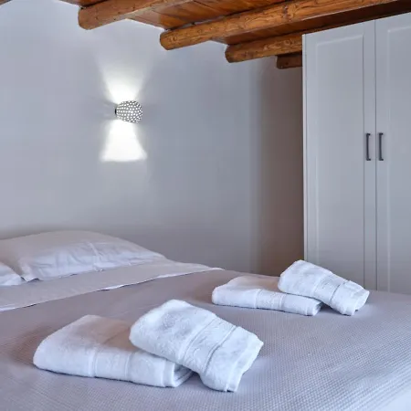 Apartment Retreat - The Happy Parikia (Paros)