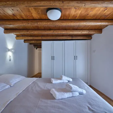 Retreat - The Happy Apartment